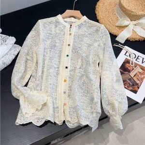 Brand New，Lace Button-Front Long Sleeve Top in Cream
